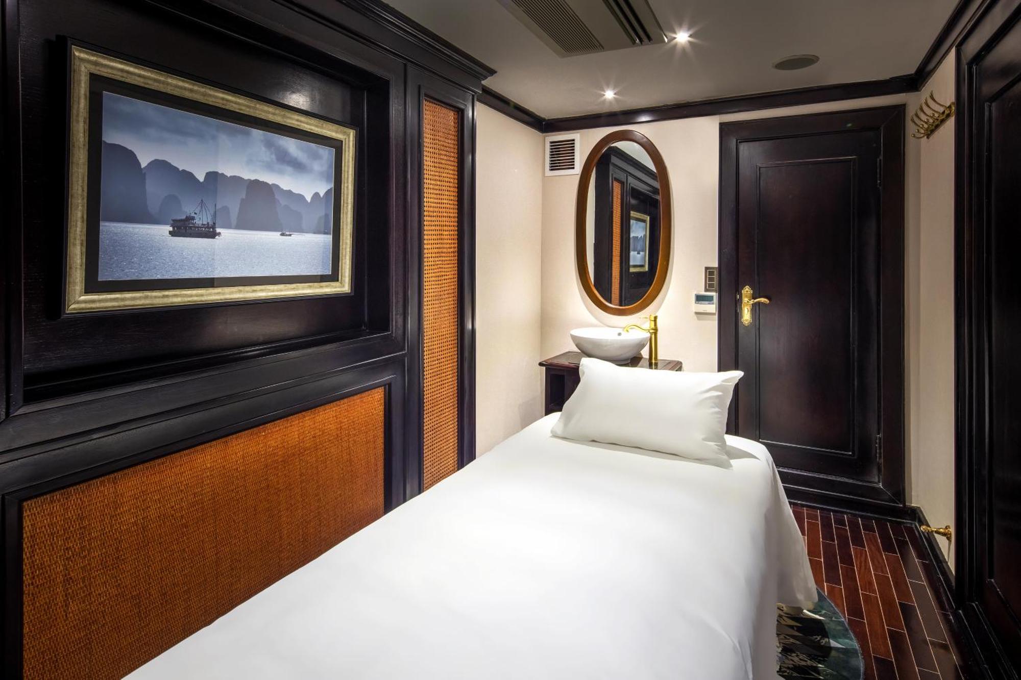Hotel Ambassador Cruise Halong Bay Ha Long Zewnętrze zdjęcie